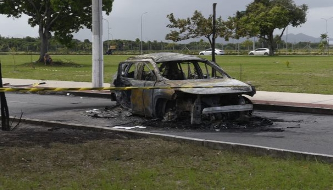 PF ajuda na perícia de explosão de carro em Vitória - ES 2 PF ajuda na perícia de explosão de carro em Vitória - ES 2